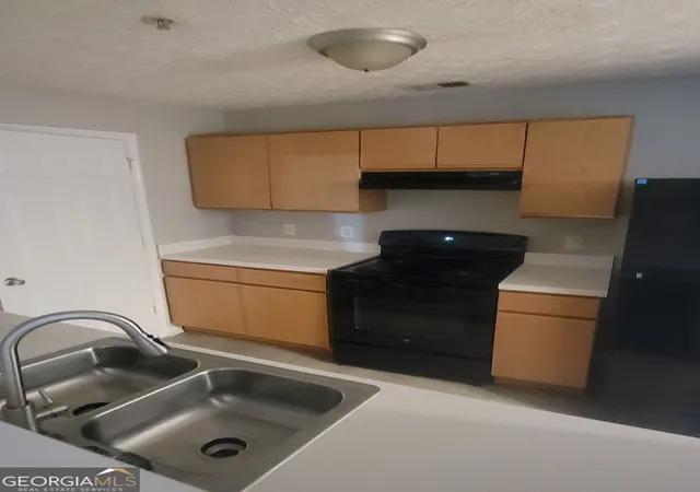 Photo 2 of Condo for sale at 2204 Fairington Village Dr, Lithonia, GA 30038 | MLS# 10822357 | Listing updated on 2026-09-24