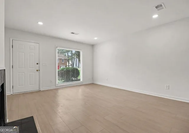 Photo 3 of Townhouse for sale at 201 Holcomb Ferry Rd, Roswell, GA 30076 | MLS# 10816775 | Listing updated on 2026-09-17