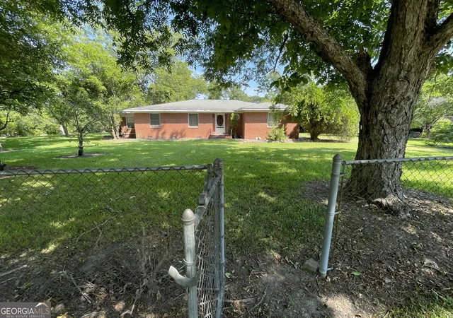 2nd image of 218 W Peter St, Cochran, GA 31014 | MLS# 10784735