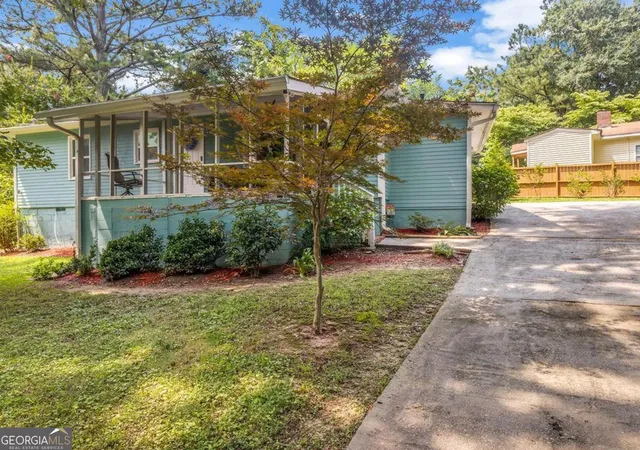 4th image of 5480 Lucile Ave, Stone Mountain, GA 30083 | MLS# 10811813
