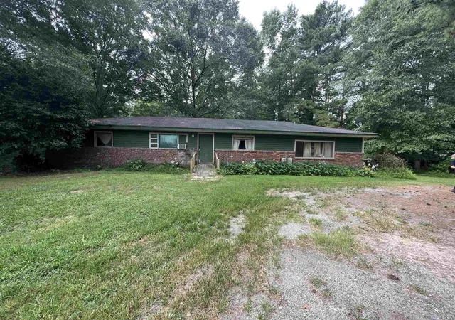 Photo 3 of Sale Pending at 865 S Jeff Davis Dr, Fayetteville, GA 30215 | MLS# 10463813 | Listing updated on 2026-07-02