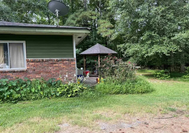 Photo 3 of Sale Pending at 865 S Jeff Davis Dr, Fayetteville, GA 30215 | MLS# 10463813 | Listing updated on 2026-07-02
