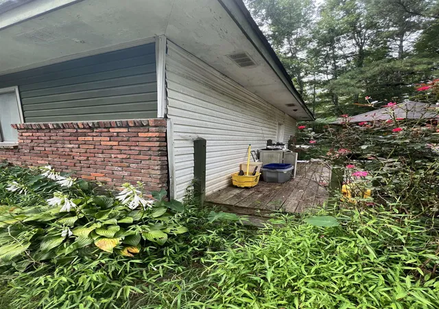Photo 4 of Sale Pending at 865 S Jeff Davis Dr, Fayetteville, GA 30215 | MLS# 10463813 | Listing updated on 2026-07-02