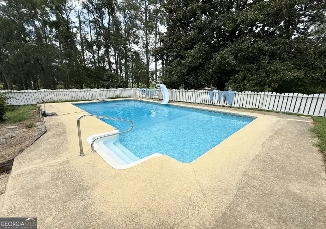 3rd image of 817 Golf Dr, Swainsboro, GA 30401 | MLS# 10819487