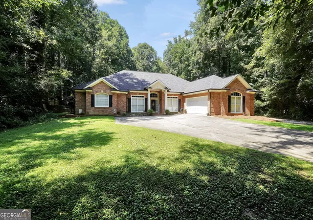 Photo 2 of Sale Pending at 2434 Creekside Tr, Jonesboro, GA 30236 | MLS# 10833646 | Listing updated on 2026-09-03