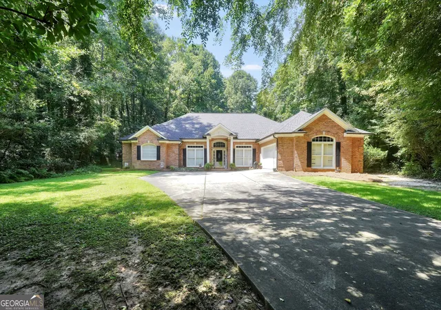 Photo 2 of Sale Pending at 2434 Creekside Tr, Jonesboro, GA 30236 | MLS# 10833646 | Listing updated on 2026-09-03