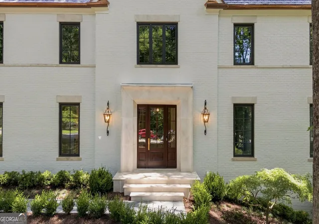Photo 2 of Single family home for sale at 4095 Glen Devon Dr Nw, Atlanta, GA 30327 | MLS# 10830846 | Listing updated on 2026-09-04