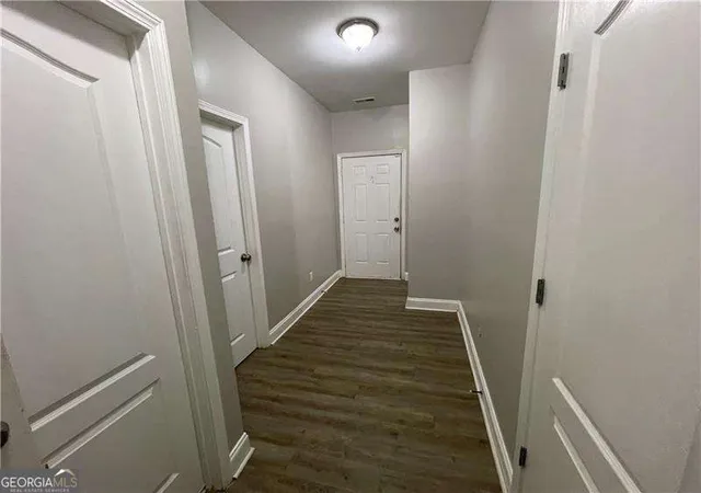 Listing Photo 3 - Condo for sale in building located at 1474 Talia Wood Cir NW, Atlanta, GA 30314