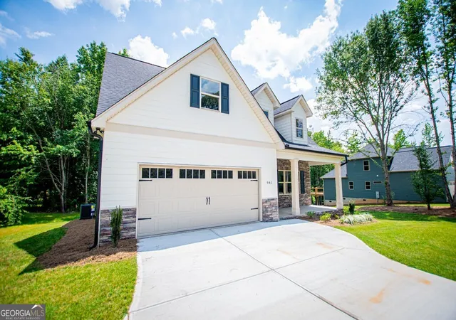 Photo 3 of Single family home for sale at 981 Horsley Ml Rd, Carrollton, GA 30116 | MLS# 10784751 | Listing updated on 2026-07-11