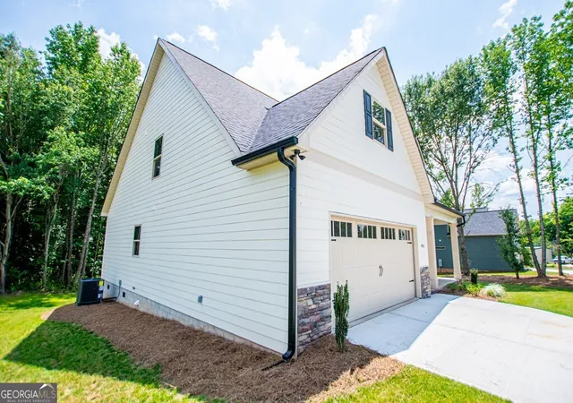Photo 4 of Single family home for sale at 981 Horsley Ml Rd, Carrollton, GA 30116 | MLS# 10784751 | Listing updated on 2026-07-11