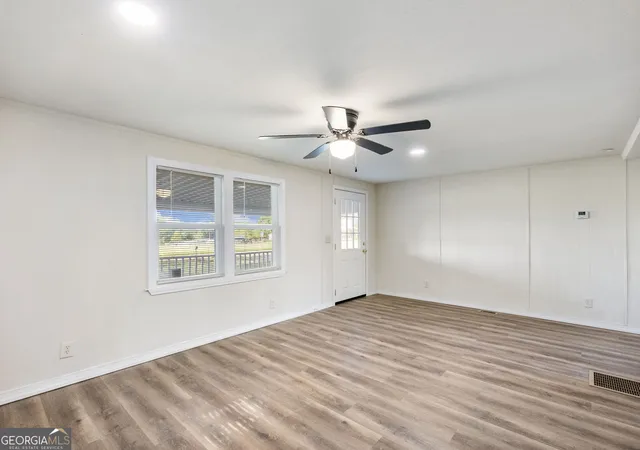Photo 3 of Single family home for sale at 8490 Belton Brg Rd, Lula, GA 30554 | MLS# 10756593 | Listing updated on 2026-09-18