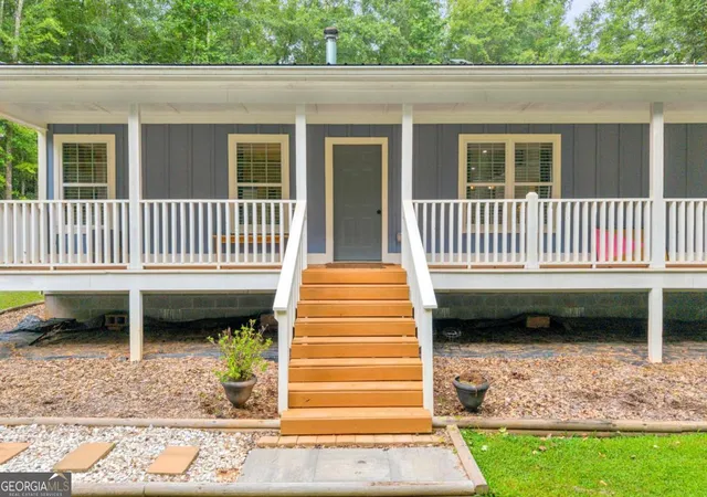 3rd image of 1557 Davis Ford Rd, Covington, GA 30014 | MLS# 10815431