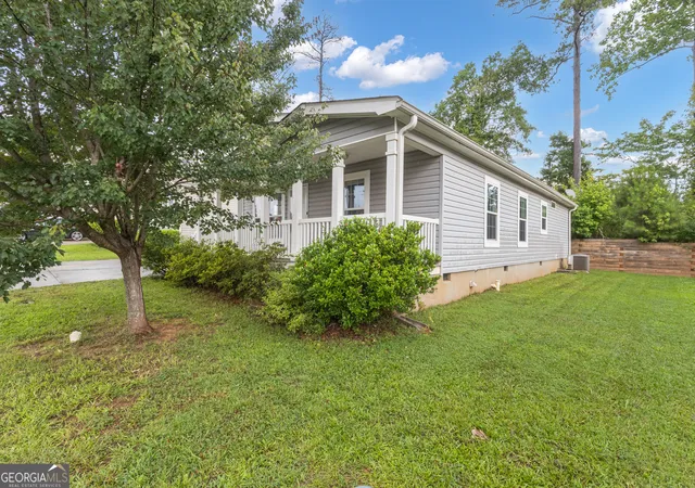 4th image of 109 Willow Dr E, Newnan, GA 30263 | MLS# 10799166