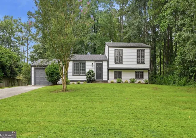 Photo 1 of Single family home for sale at 3569 Oak Knoll Dr, Marietta, GA 30068 | MLS# 10816135 | Listing updated on 2026-09-06