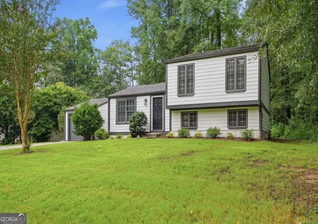 Photo 2 of Single family home for sale at 3569 Oak Knoll Dr, Marietta, GA 30068 | MLS# 10816135 | Listing updated on 2026-09-06