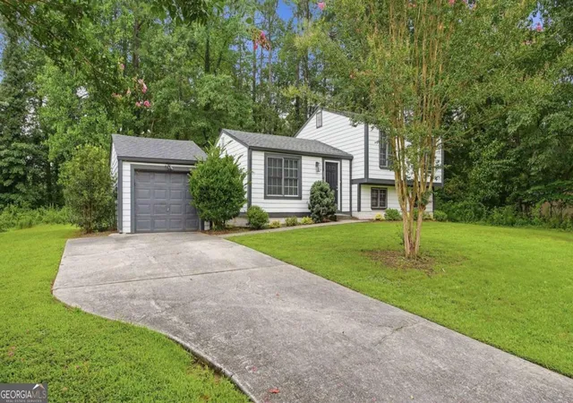 Photo 3 of Single family home for sale at 3569 Oak Knoll Dr, Marietta, GA 30068 | MLS# 10816135 | Listing updated on 2026-09-06