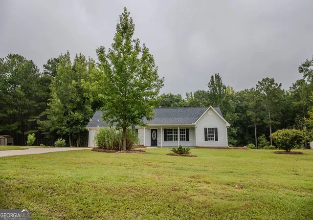 Photo 3 of Single family home for sale at 156 Whispering Pines Trl, Milner, GA 30257 | MLS# 10835608 | Listing updated on 2026-10-08