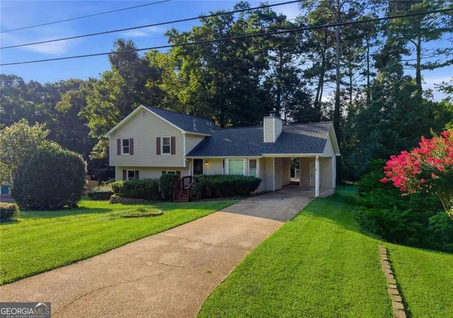 Photo 3 of Single family home for sale at 1380 Ashbrook Dr Nw, Lawrenceville, GA 30043 | MLS# 10826029 | Listing updated on 2026-10-08