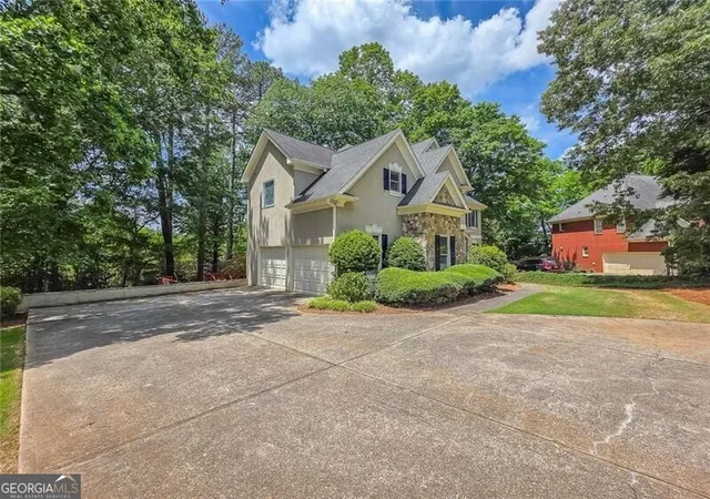 Photo 2 of Single family home for sale at 2820 Towne Village Dr, Duluth, GA 30097 | MLS# 10768465 | Listing updated on 2026-09-05