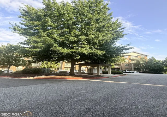 3rd image of 4805 W Vlg Wy, Smyrna, GA 30080