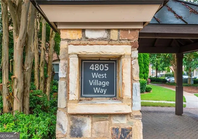 4th image of 4805 W Vlg Wy, Smyrna, GA 30080
