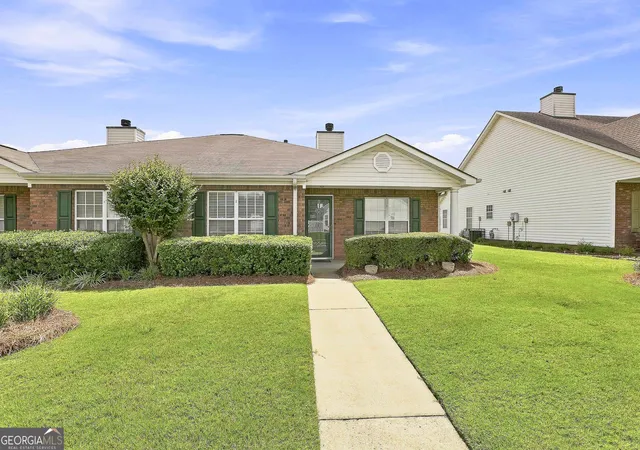 Photo 2 of Single family home for sale at 280 Autumn Glen Cir, Fayetteville, GA 30215 | MLS# 10824309 | Listing updated on 2026-09-03