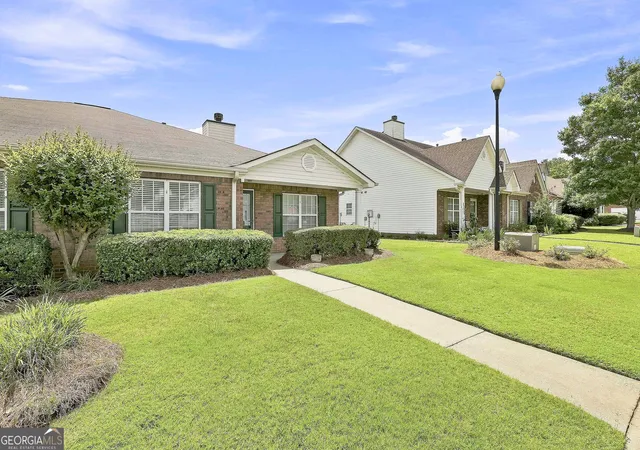 Photo 2 of Single family home for sale at 280 Autumn Glen Cir, Fayetteville, GA 30215 | MLS# 10824309 | Listing updated on 2026-09-03