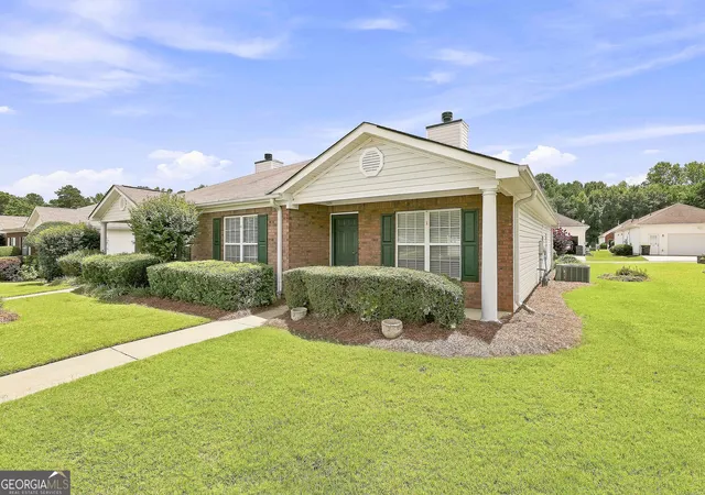 Photo 3 of Single family home for sale at 280 Autumn Glen Cir, Fayetteville, GA 30215 | MLS# 10824309 | Listing updated on 2026-09-03