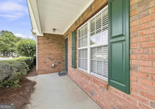 Photo 4 of Single family home for sale at 280 Autumn Glen Cir, Fayetteville, GA 30215 | MLS# 10824309 | Listing updated on 2026-09-03