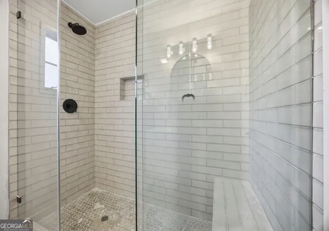 Photo 15 of Single family home for sale at 42 Belle Isle Rd, Atlanta, GA 30342 | MLS# 10835036 | Listing updated on 2026-09-11