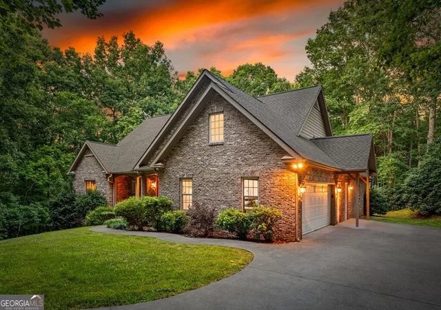 Photo 2 of Single family home for sale at 541 Davis Rd, Blue Ridge, GA 30513 | MLS# 10804578 | Listing updated on 2026-09-18