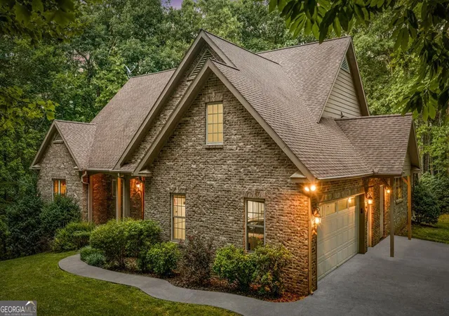Photo 3 of Single family home for sale at 541 Davis Rd, Blue Ridge, GA 30513 | MLS# 10804578 | Listing updated on 2026-09-18