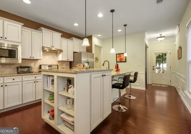 Photo 3 of Sale Pending at 347 Sandy Springs Dr, Griffin, GA 30223 | MLS# 10822035 | Listing updated on 2026-09-08