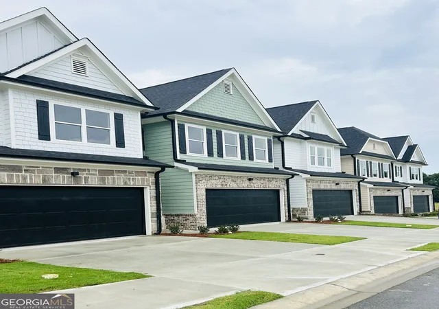 3rd image of 37 Crest Dr #6, Hartwell, GA 30643 | MLS# 10804873