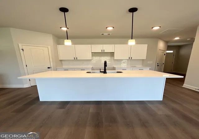 4th image of 37 Crest Dr #6, Hartwell, GA 30643 | MLS# 10804873