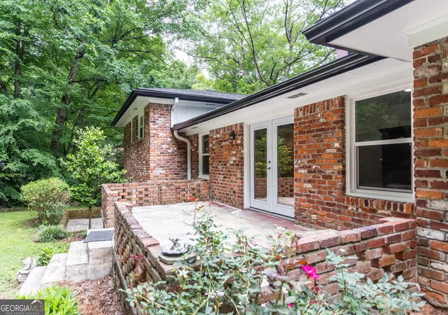 Photo 3 of Single family home for sale at 1025 Vistavia Cir, Decatur, GA 30033 | MLS# 10778553 | Listing updated on 2026-09-17