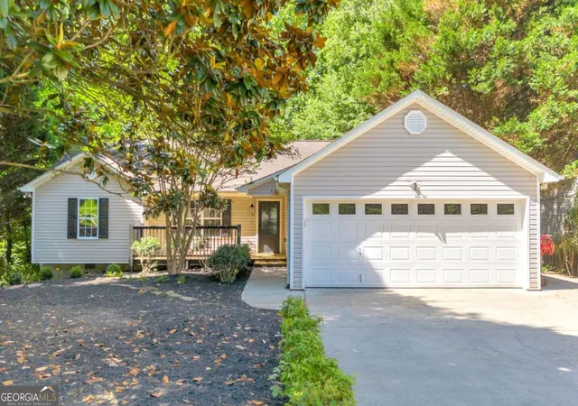 Photo 1 of Single family home for sale at 2941 Lake Holw Rd, Gainesville, GA 30501 | MLS# 10788751 | Listing updated on 2026-08-31