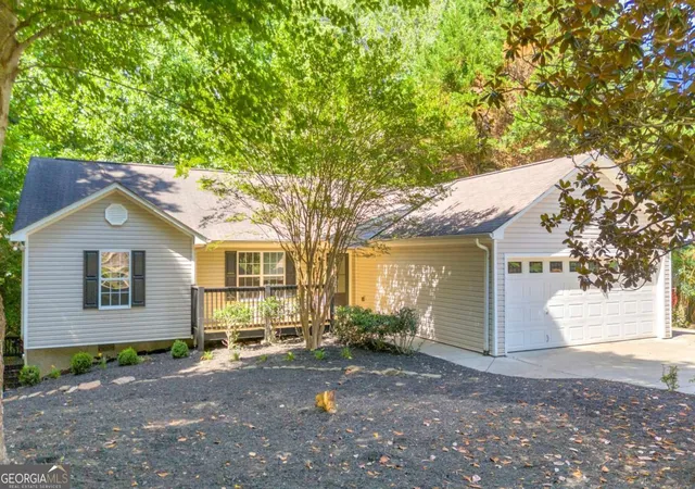 Photo 3 of Single family home for sale at 2941 Lake Holw Rd, Gainesville, GA 30501 | MLS# 10788751 | Listing updated on 2026-08-31