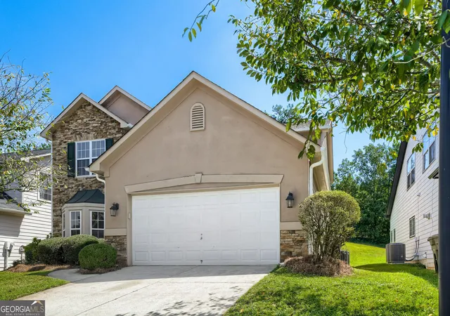 Photo 2 of Single family home for sale at 1533 Fenmore St, Lithia Springs, GA 30122 | MLS# 10832369 | Listing updated on 2026-09-15