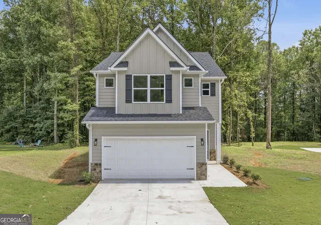 1st image of 318 Stonington Dr, Mount Airy, GA 30563 | MLS# 10820978