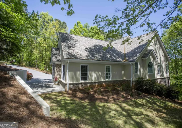 Photo 3 of Single family home for sale at 31 Rocky Cir Ne, White, GA 30184 | MLS# 10734153 | Listing updated on 2026-10-08