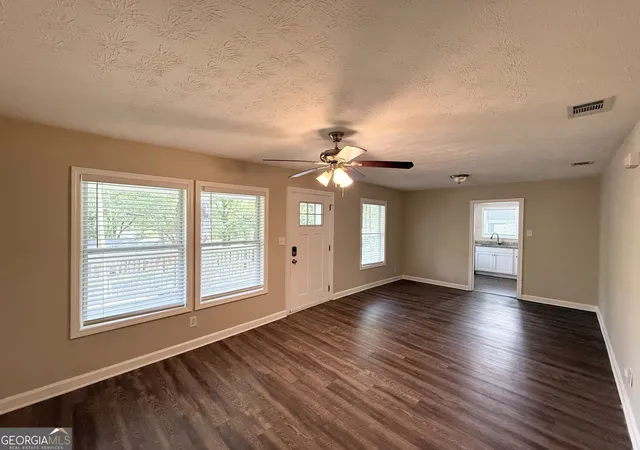 Photo 3 of Single family home for sale at 424 Dorsey Rd, Hapeville, GA 30354 | MLS# 10829227 | Listing updated on 2026-10-03