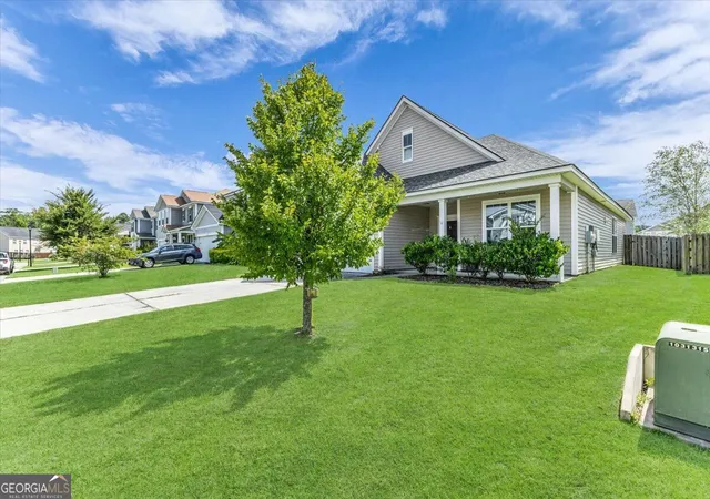 Photo 4 of Single family home for sale at 413 Lions Den Dr, Pooler, GA 31322 | MLS# 10833232 | Listing updated on 2026-09-14