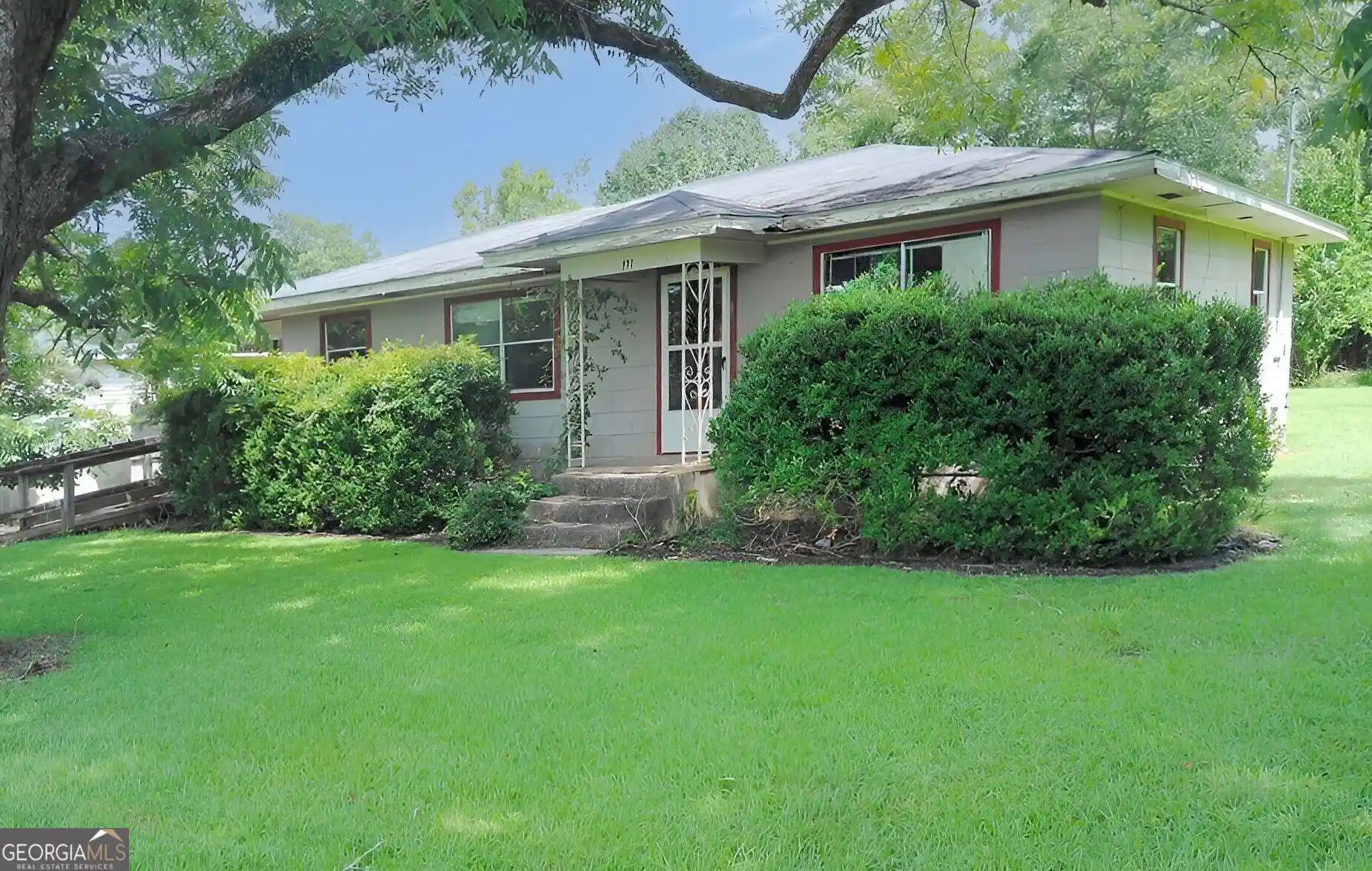 Photo 1 of Single family home for sale at 111 Magnolia St, Warwick, GA 31796 | MLS# 10855304 | Listing updated on 2026-10-29