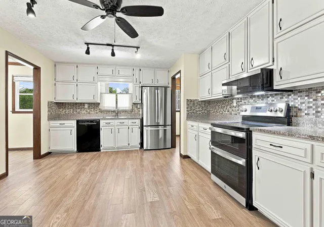 Photo 2 of Sale Pending at 517 Avalon Dr, Fayetteville, GA 30214 | MLS# 10835013 | Listing updated on 2026-09-09
