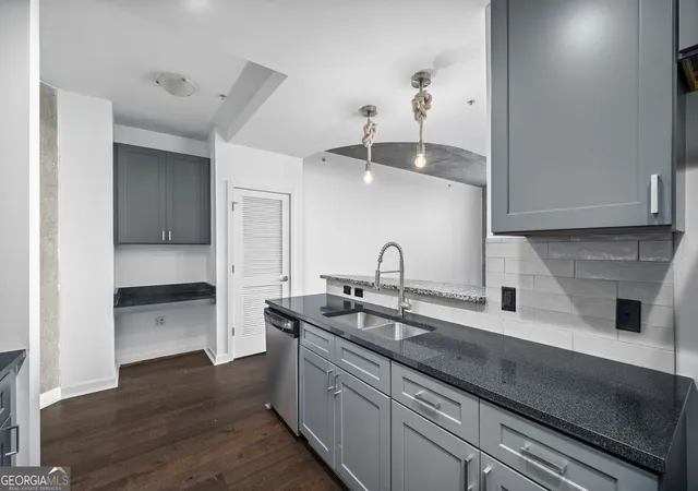5th image of 400 W Peachtree St Nw #1702, Atlanta, GA 30308 | MLS# 10715472
