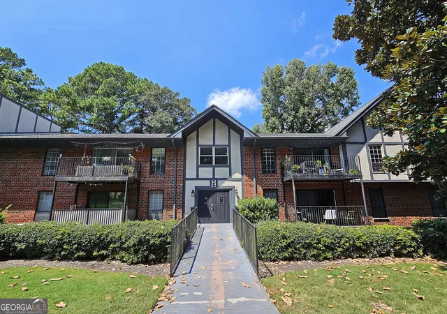 Photo 4 of Condo for sale at 6851 Roswell Rd Ne #H-31, Sandy Springs, GA 30328 | MLS# 10828232 | Listing updated on 2026-08-27