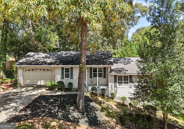 Photo 1 of Sale Pending at 102 Crestwood Cir, Centerville, GA 31028 | MLS# 10828710 | Listing updated on 2026-09-02
