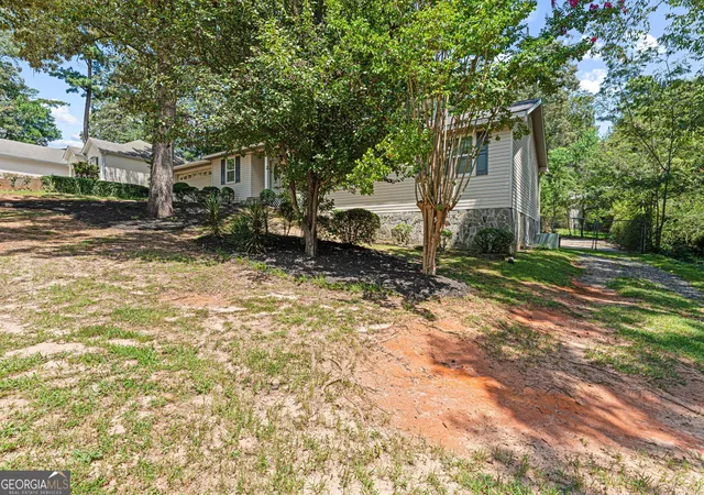 Photo 2 of Sale Pending at 102 Crestwood Cir, Centerville, GA 31028 | MLS# 10828710 | Listing updated on 2026-09-02