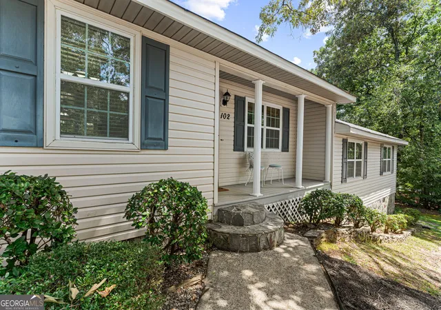 Photo 3 of Sale Pending at 102 Crestwood Cir, Centerville, GA 31028 | MLS# 10828710 | Listing updated on 2026-09-02